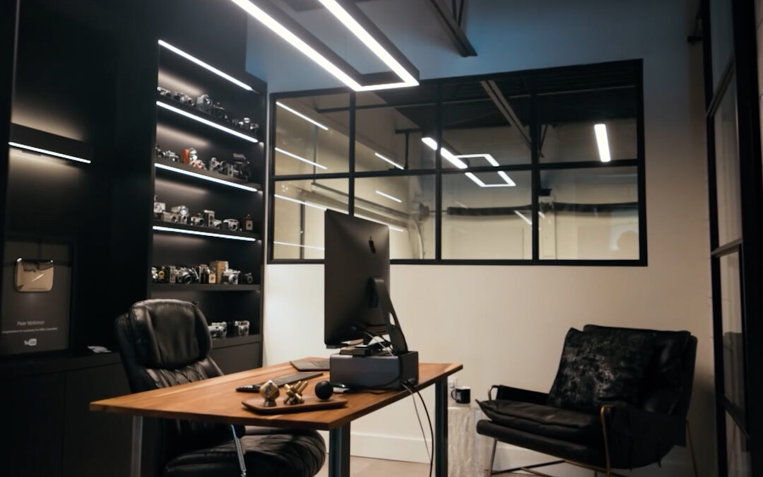 Peter McKinnon’s Studio Tour | Jellysmack | Peter McKinnon