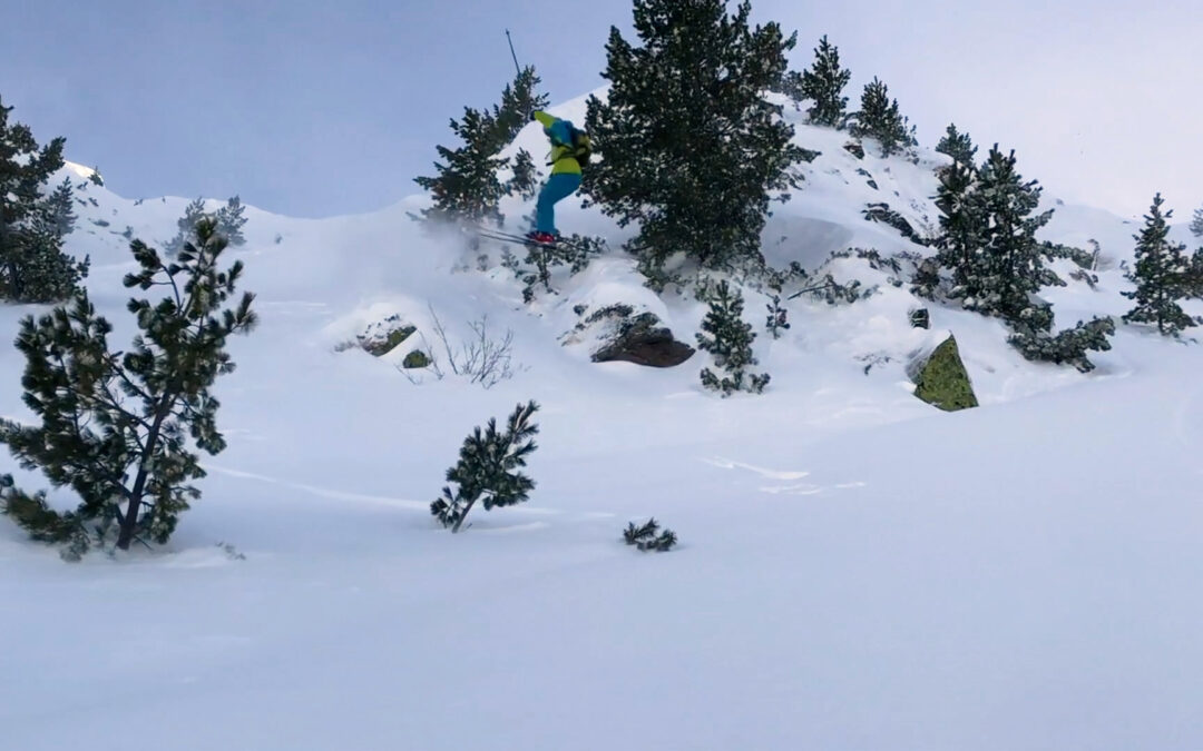 Skiing Winter Social Advert | Emirates Airline