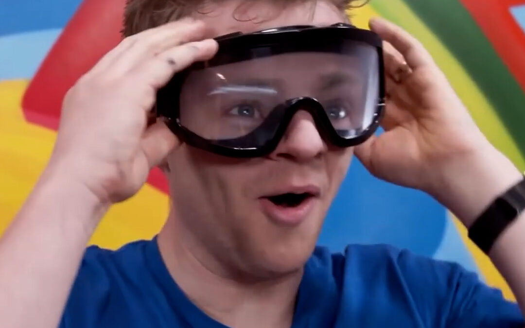 Can I Draw With Drunk Goggles | Jellysmack | JAZZA